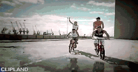 animated gif of C&A(Advertiser), Clockhouse(Brand) "Fahrrad (No Need To Be Perfect When You Look Good.)" (2005)