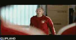 animated gif of Metro Group(Advertiser), MediaMarkt(Brand) "Mannschaftsfoto (Bester MediaMarkt Aller Zeiten.)(Wir Holen Den Titel.)(MediaMarkt: Ich Bin Doch Nicht Blöd.)" (2005)