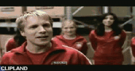 animated gif of Metro Group(Advertiser), MediaMarkt(Brand) "Wir-Gefühl/ Mädels (Bester MediaMarkt Aller Zeiten.)(Wir Holen Den Titel.)(MediaMarkt: Ich Bin Doch Nicht Blöd.)" (2005)