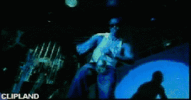 animated gif of NAS feat. Puff Daddy "Hate Me Now" (1999)